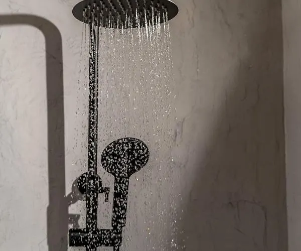 Wine And Yard Caves 酒店 3*