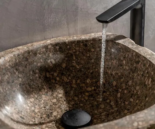 Wine And Yard Caves 3*