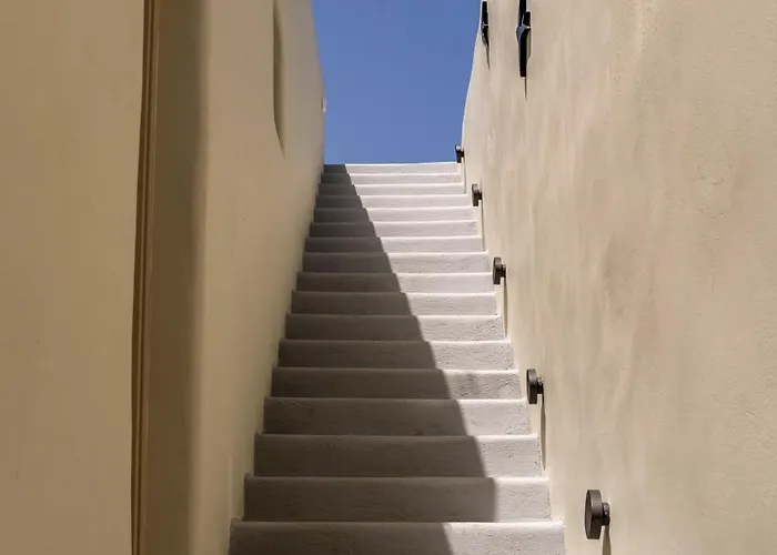 Wine And Yard Caves 3*