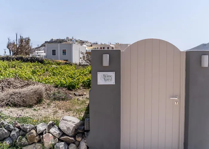 Wine And Yard Caves Hotel 3*