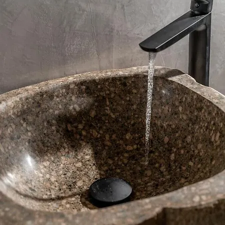 Wine And Yard Caves 3*